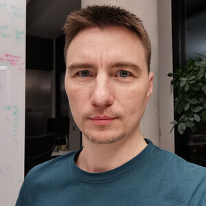 Headshot of Oleksandr Vayda