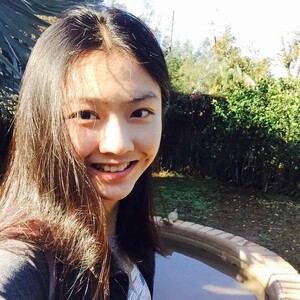 Headshot of Zoe Lin